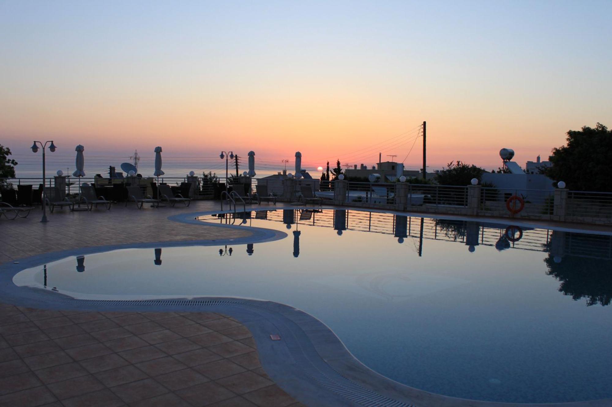 Pilot'S Villas Luxury Suites Hersonissos  Exterior foto